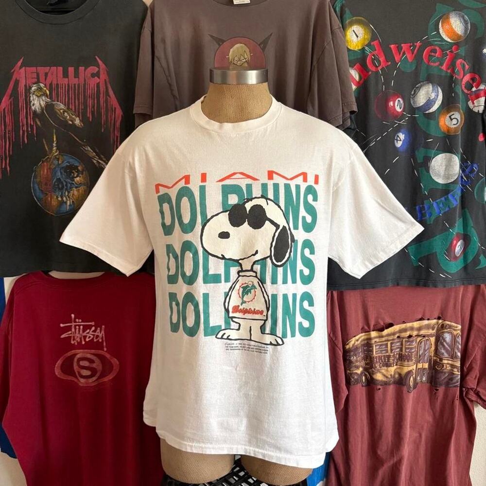 Vintage 1990s Snoopy Peanuts Miami Dolphins T-shirt